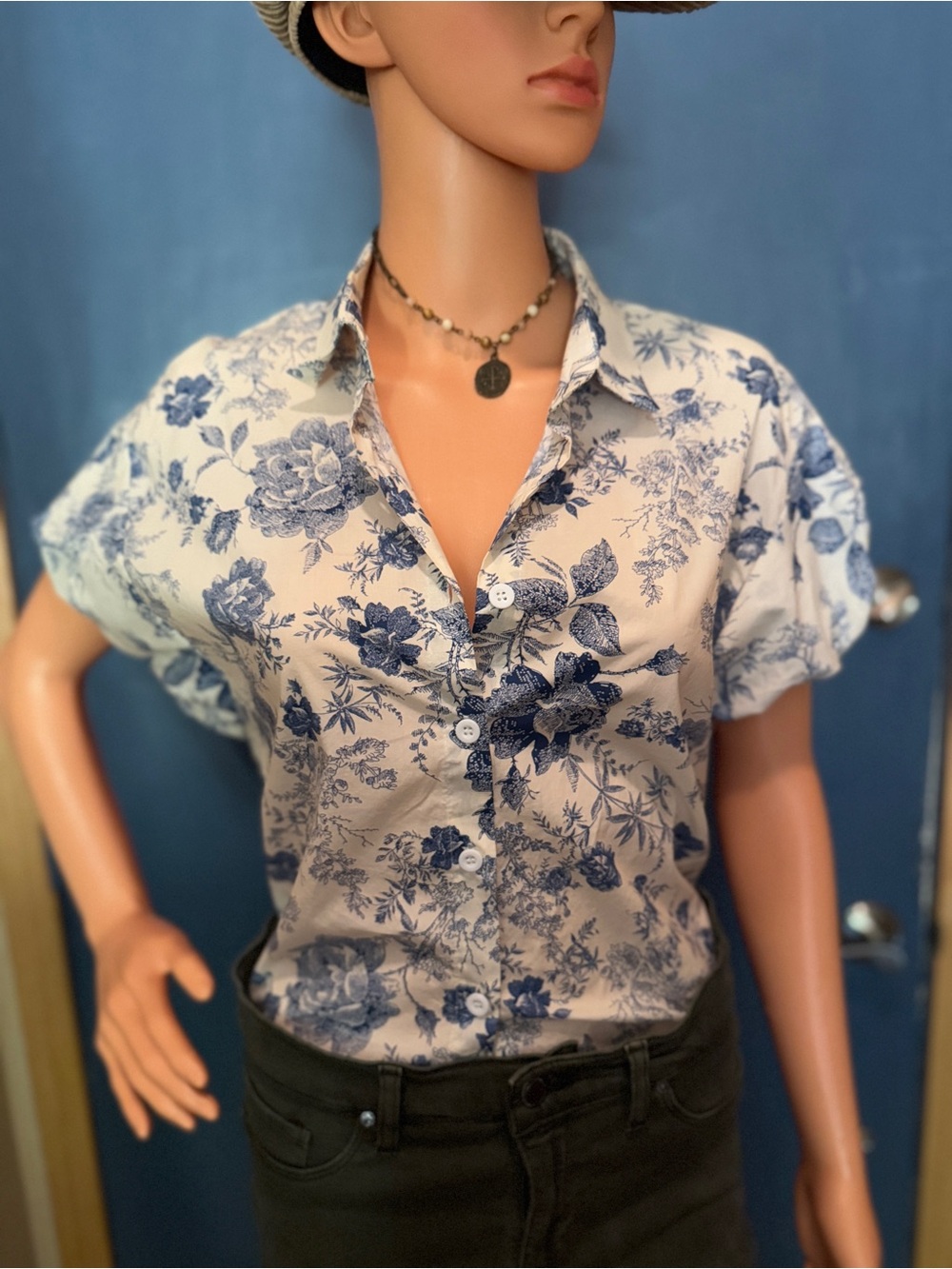 🌿 Blue & White Toile Floral Button-Down Blouse | Flutter Sleeves